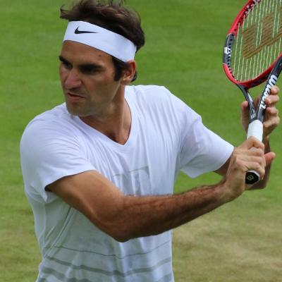 Federer  - si.robi, CC BY-SA 2.0 <https://creativecommons.org/licenses/by-sa/2.0>, via Wikimedia Commons